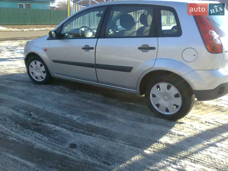 Хетчбек Ford Fiesta 2008 в 