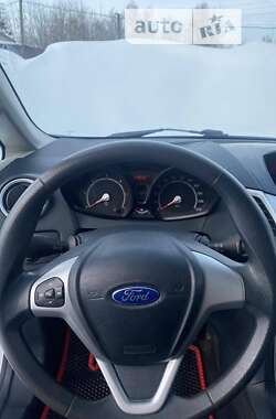 Хэтчбек Ford Fiesta 2012 в Нововолынске