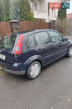 Хэтчбек Ford Fiesta 2005 в 