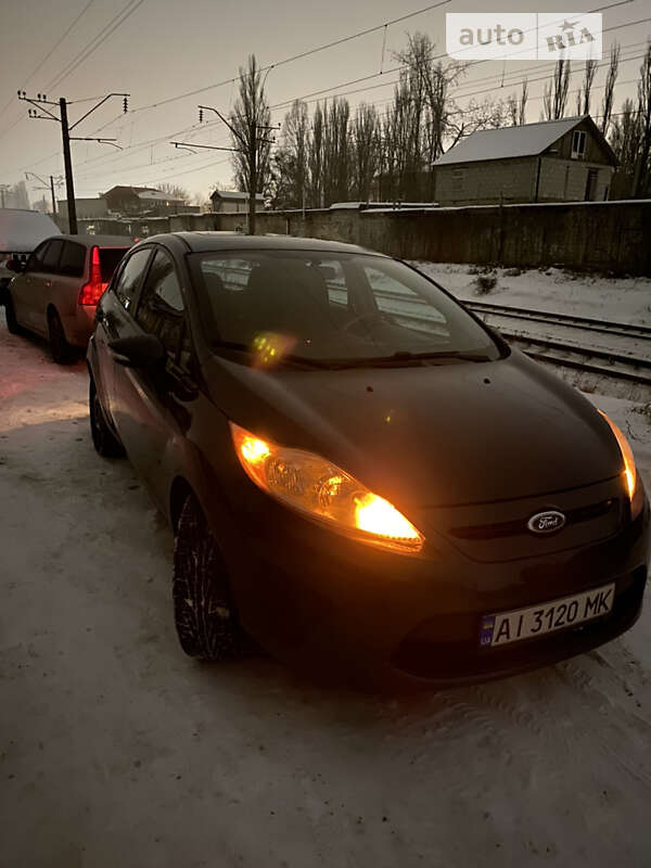 Хэтчбек Ford Fiesta 2013 в Киеве