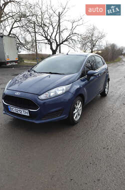 Хэтчбек Ford Fiesta 2016 в 