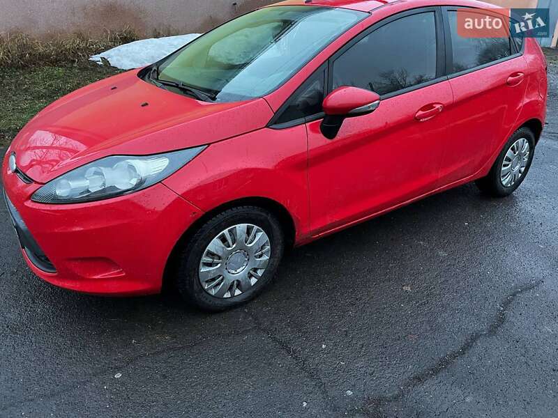 Хэтчбек Ford Fiesta 2010 в Хусте