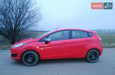 Хэтчбек Ford Fiesta 2015 в 