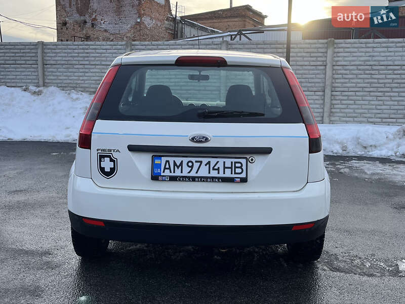 Хэтчбек Ford Fiesta 2004 в Чернигове фото 5 Хэтчбек Ford Fiesta 2004 в Чернигове