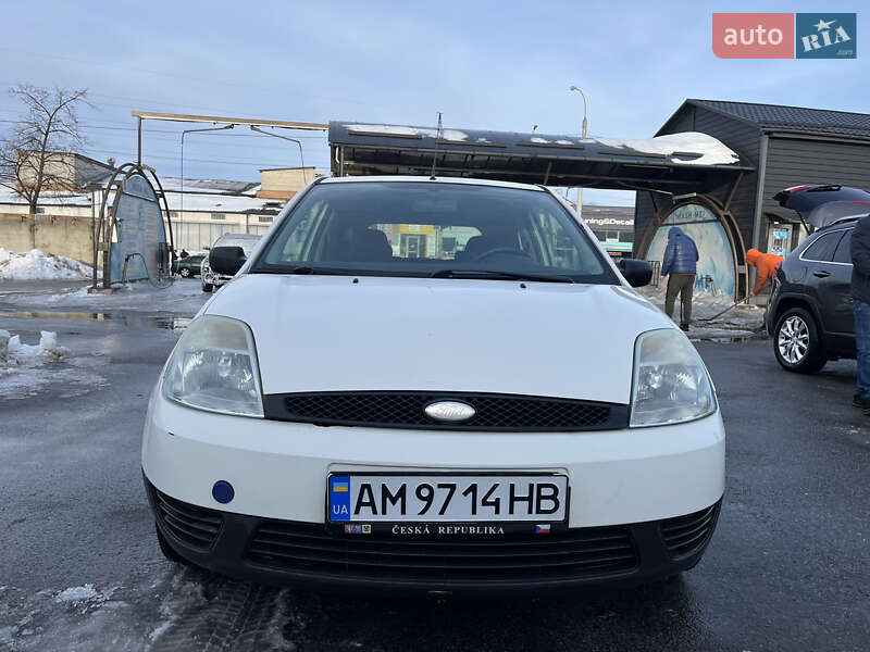 Хэтчбек Ford Fiesta 2004 в Чернигове фото 6 Хэтчбек Ford Fiesta 2004 в Чернигове