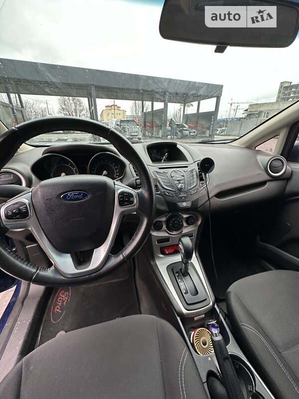 Седан Ford Fiesta 2016 в Львове
