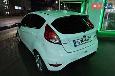 Хэтчбек Ford Fiesta 2015 в 