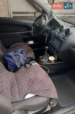 Хэтчбек Ford Fiesta 2007 в 