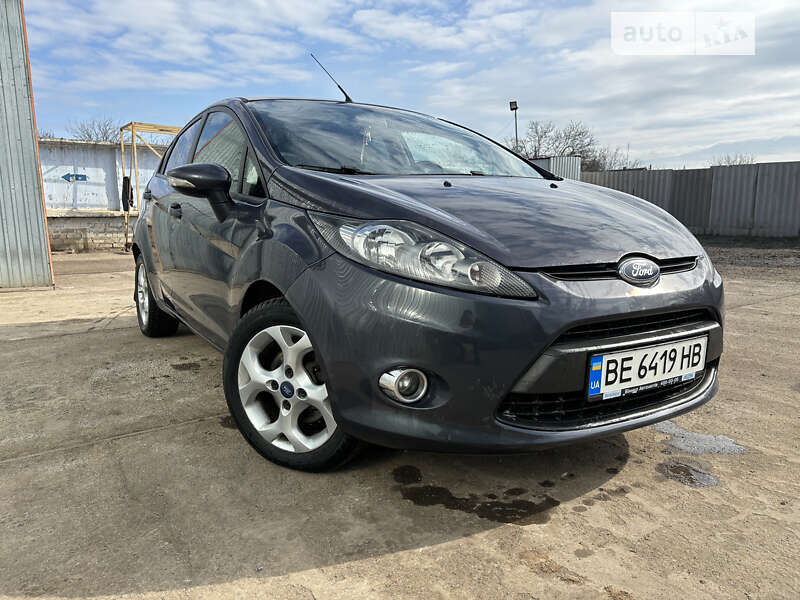 Хэтчбек Ford Fiesta 2011 в Снигиревке