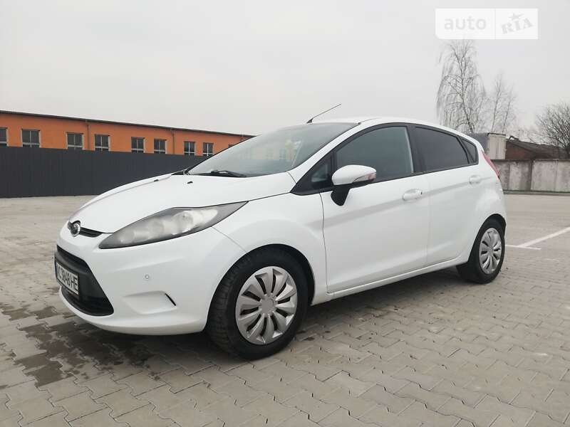 Хэтчбек Ford Fiesta 2012 в Нововолынске