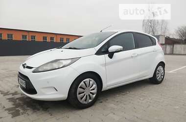 Хэтчбек Ford Fiesta 2012 в Нововолынске