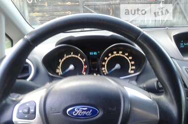 Хетчбек Ford Fiesta 2013 в Маневичах