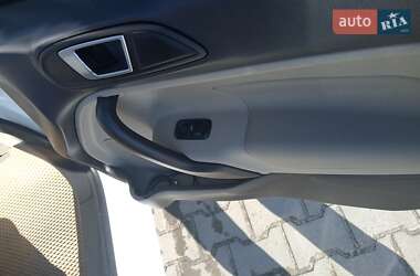 Седан Ford Fiesta 2016 в Новояворовске