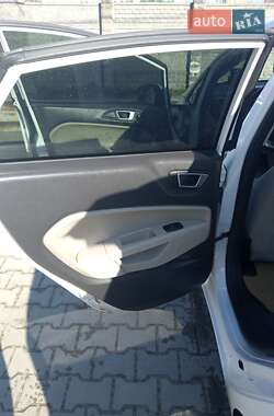 Седан Ford Fiesta 2016 в Новояворовске