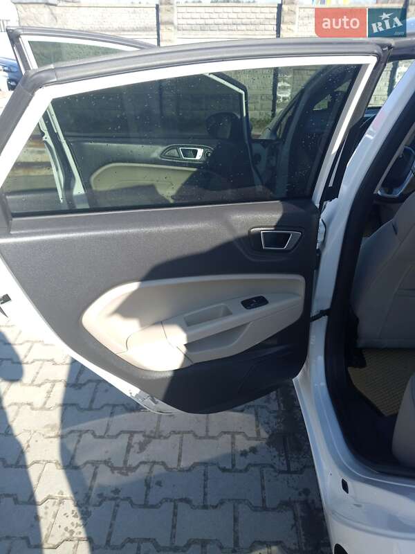 Седан Ford Fiesta 2016 в Новояворовске фото 12 Седан Ford Fiesta 2016 в Новояворовске