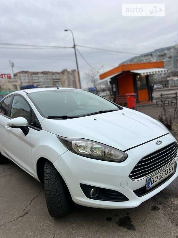 Хэтчбек Ford Fiesta 2012 в Киеве