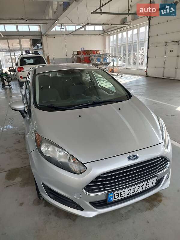 Седан Ford Fiesta 2013 в Николаеве