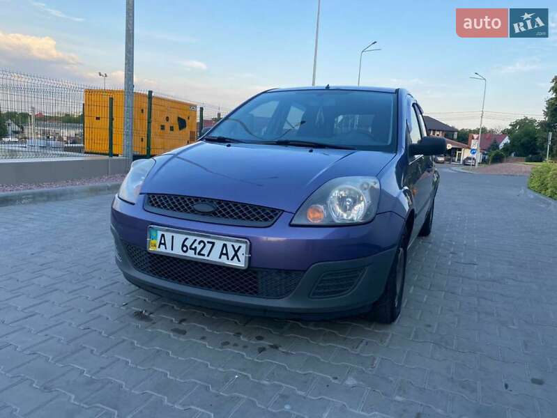 Хэтчбек Ford Fiesta 2006 в 