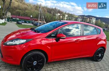 Хетчбек Ford Fiesta 2012 в Сваляві