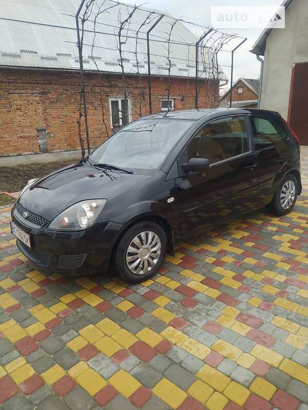 Хэтчбек Ford Fiesta 2008 в Львове