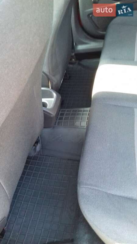 Хэтчбек Ford Fiesta 2013 в Киеве фото 7 Хэтчбек Ford Fiesta 2013 в Киеве