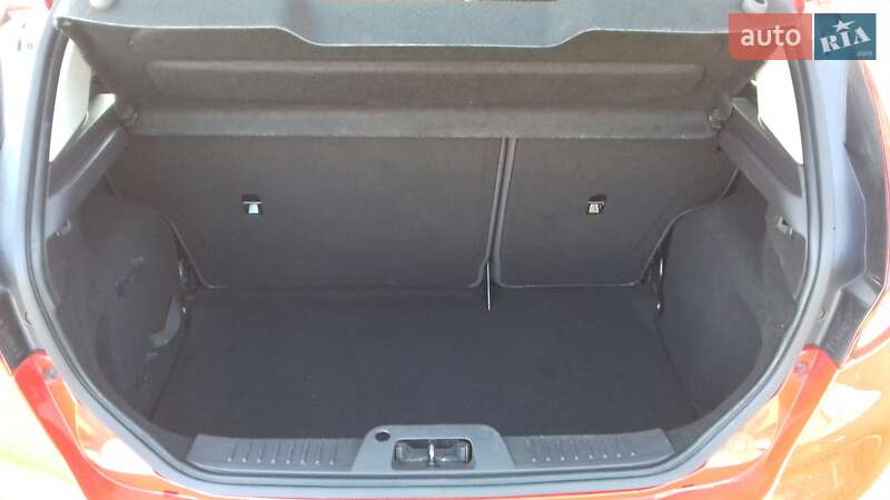 Хэтчбек Ford Fiesta 2013 в Киеве фото 11 Хэтчбек Ford Fiesta 2013 в Киеве