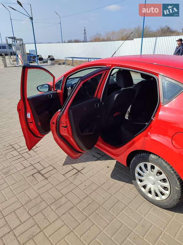 Хэтчбек Ford Fiesta 2015 в Запорожье