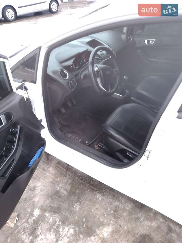 Хэтчбек Ford Fiesta 2013 в Днепре фото 7 Хэтчбек Ford Fiesta 2013 в Днепре