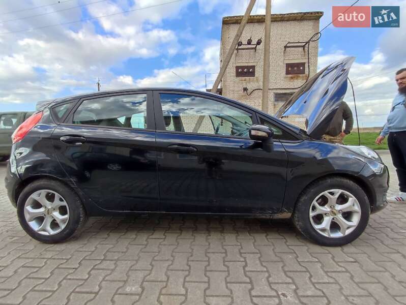 Хетчбек Ford Fiesta 2013 в Нововолинську