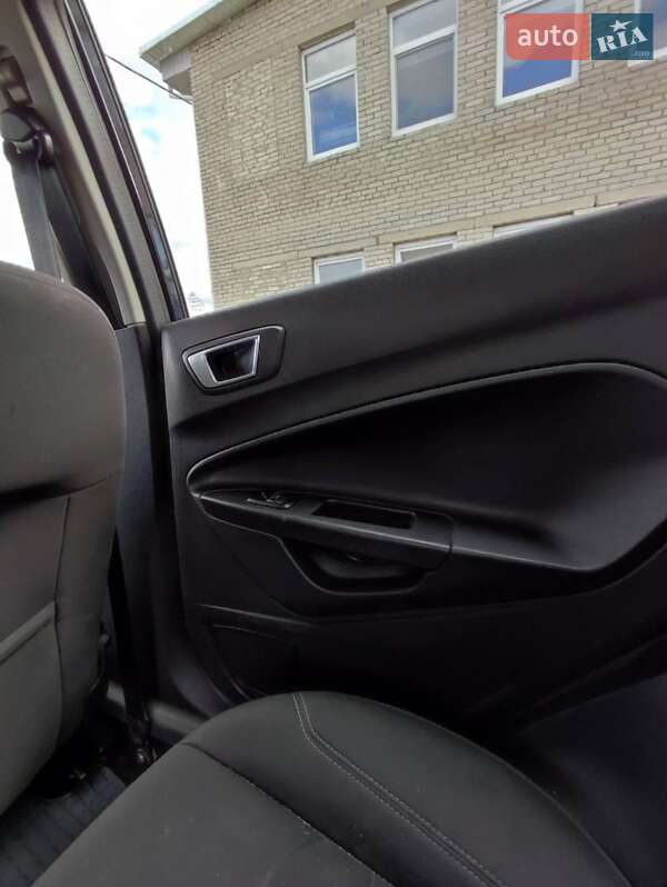 Хетчбек Ford Fiesta 2013 в Нововолинську