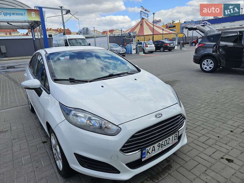 Седан Ford Fiesta 2015 в Софиевской Борщаговке