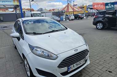 Седан Ford Fiesta 2015 в 
