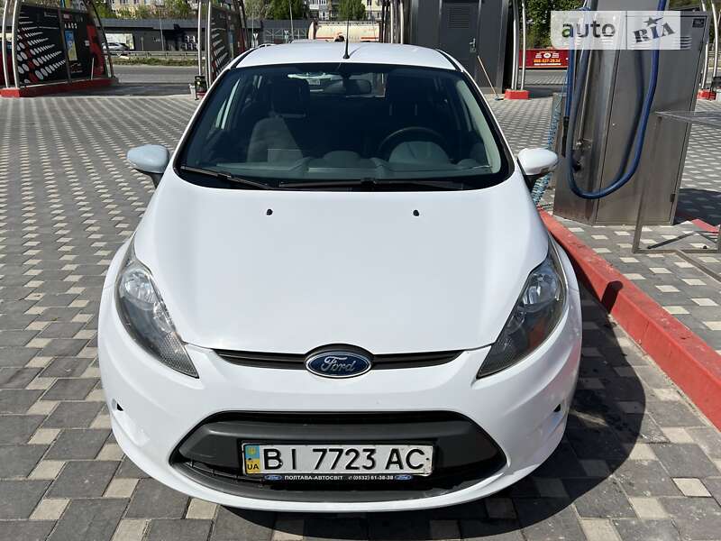 Хэтчбек Ford Fiesta 2011 в Полтаве