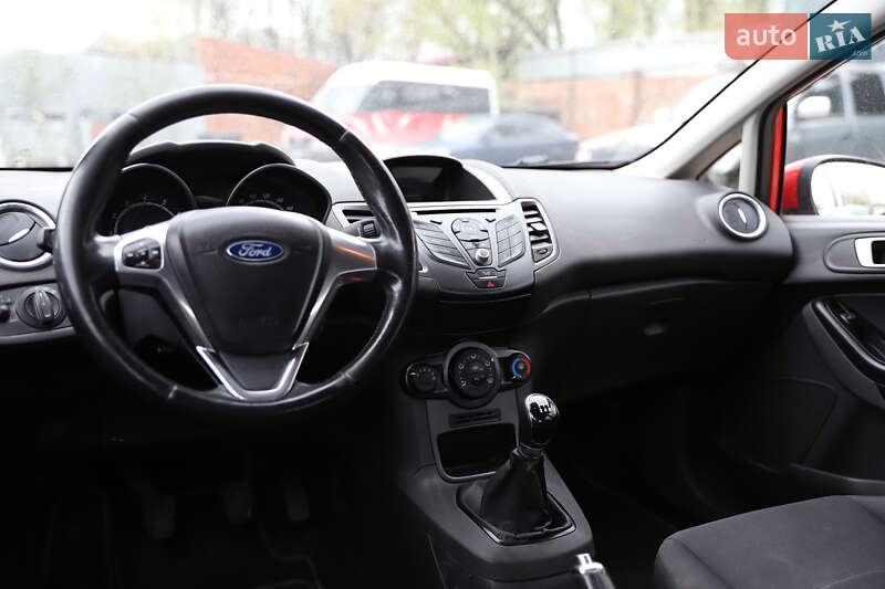 Хетчбек Ford Fiesta 2016 в Львові