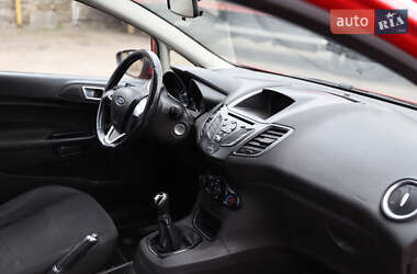Хэтчбек Ford Fiesta 2016 в Львове