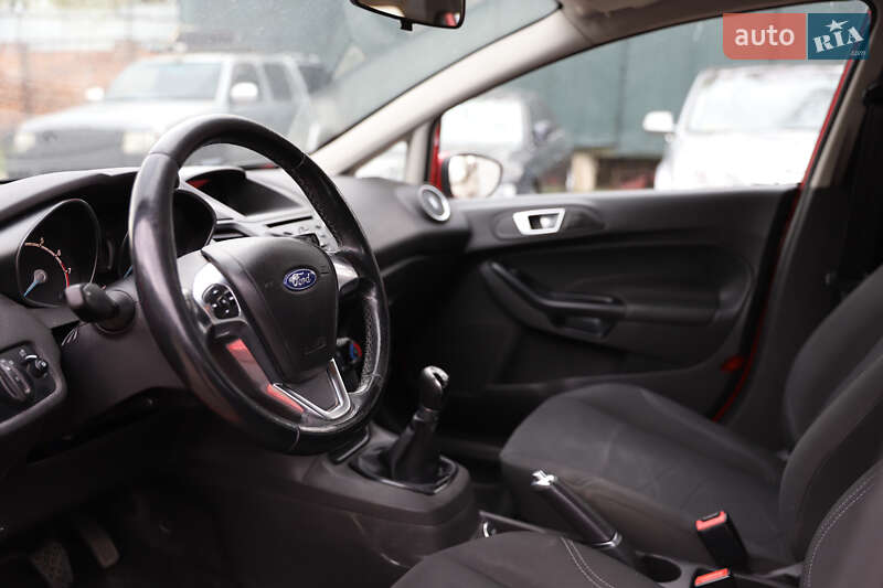Хетчбек Ford Fiesta 2016 в Львові