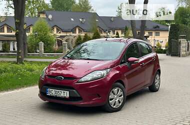 Седан Ford Fiesta 2012 в Жовкві