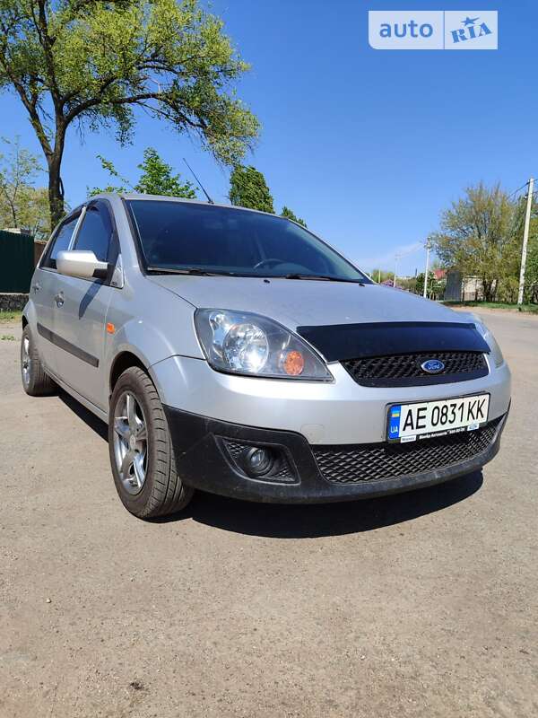 Хэтчбек Ford Fiesta 2007 в Покровском