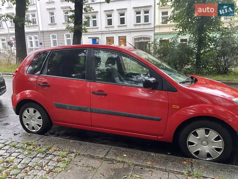 Хетчбек Ford Fiesta 2006 в 