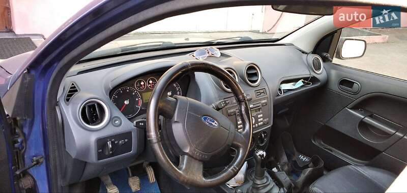Хэтчбек Ford Fiesta 2007 в Ровно