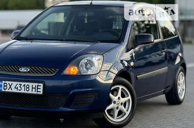 Хэтчбек Ford Fiesta 2006 в Черновцах