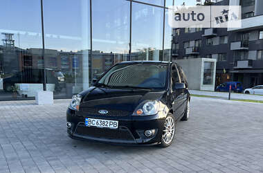 Хэтчбек Ford Fiesta 2008 в Львове