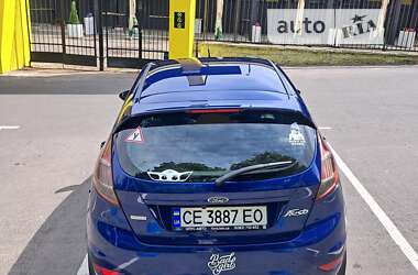 Хэтчбек Ford Fiesta 2015 в Черновцах