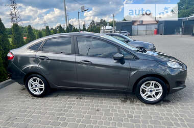 Седан Ford Fiesta 2018 в Львове