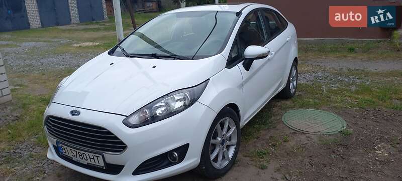 Седан Ford Fiesta 2016 в Ужгороді