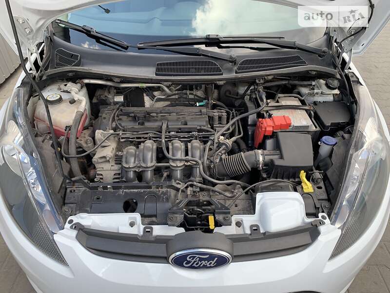 Хэтчбек Ford Fiesta 2012 в Мукачево