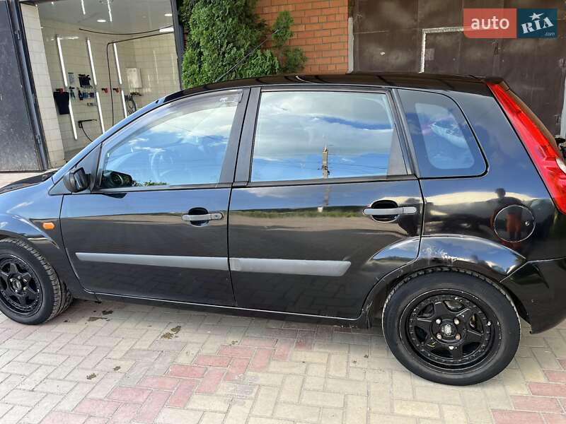 Хэтчбек Ford Fiesta 2007 в Новомосковске