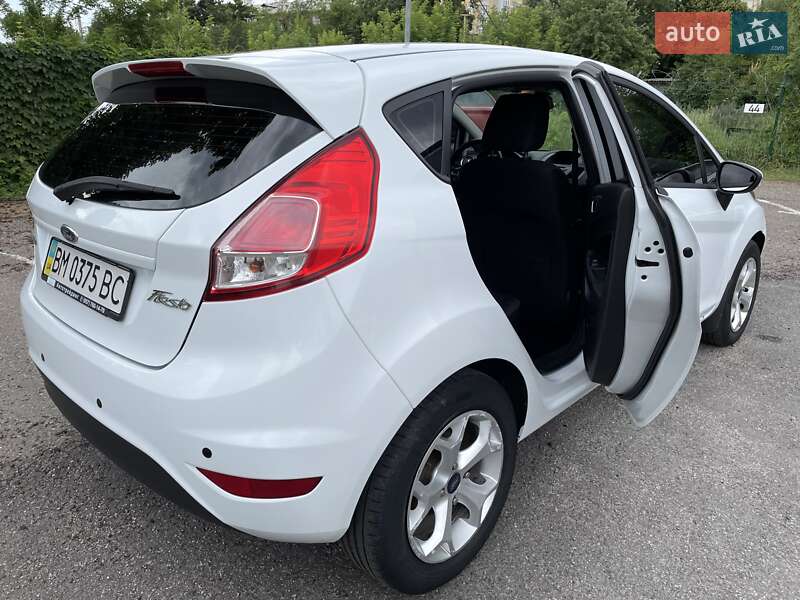 Хэтчбек Ford Fiesta 2015 в Харькове