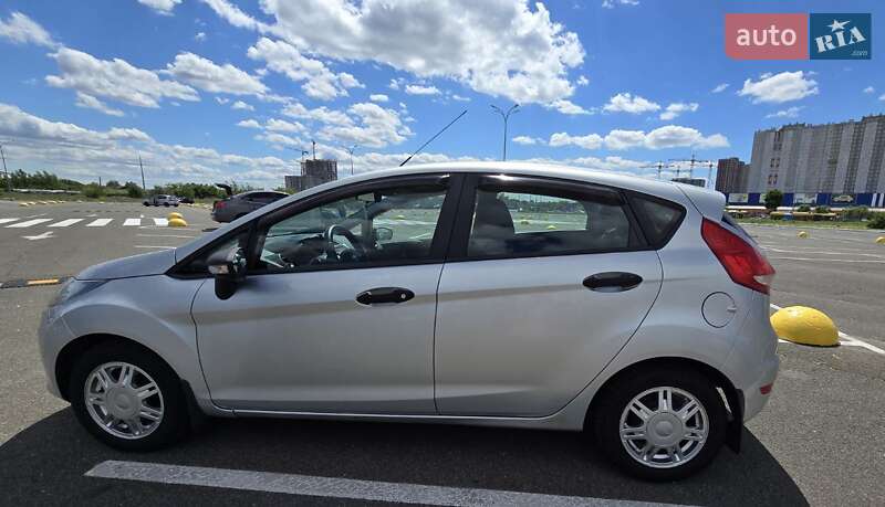 Хэтчбек Ford Fiesta 2012 в Киеве