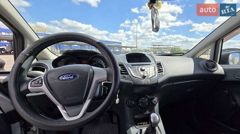 Хэтчбек Ford Fiesta 2012 в Киеве